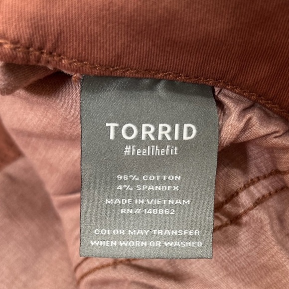 TORRID Pull-On Weekend Straight Stretch Twill Cargo Mid-Rise Pants Size 3XT - Picture 9 of 15